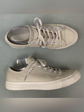 Converse Shoes Womens 10 / Mens 8 Ivory Leather Iridescent Chuck Taylor Sneakers